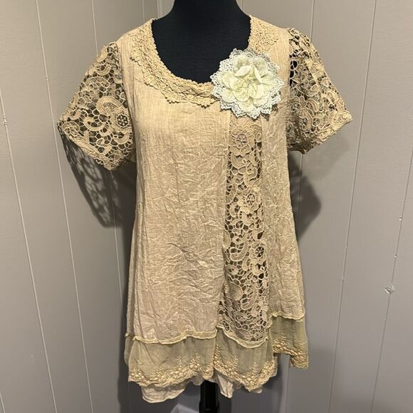 Simply Couture khaki crinkle lace short sleeve & trim embroidered mesh hem top - Picture 1 of 8